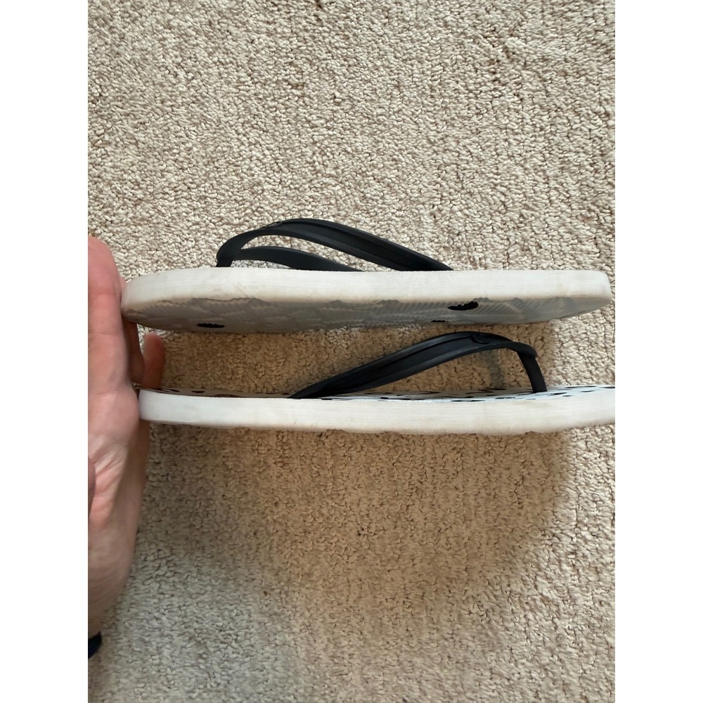 Volcom White Flip Flops with Repeating Logo Print Women's Size 6.5 – Pre-Owned - Picture 5 of 8